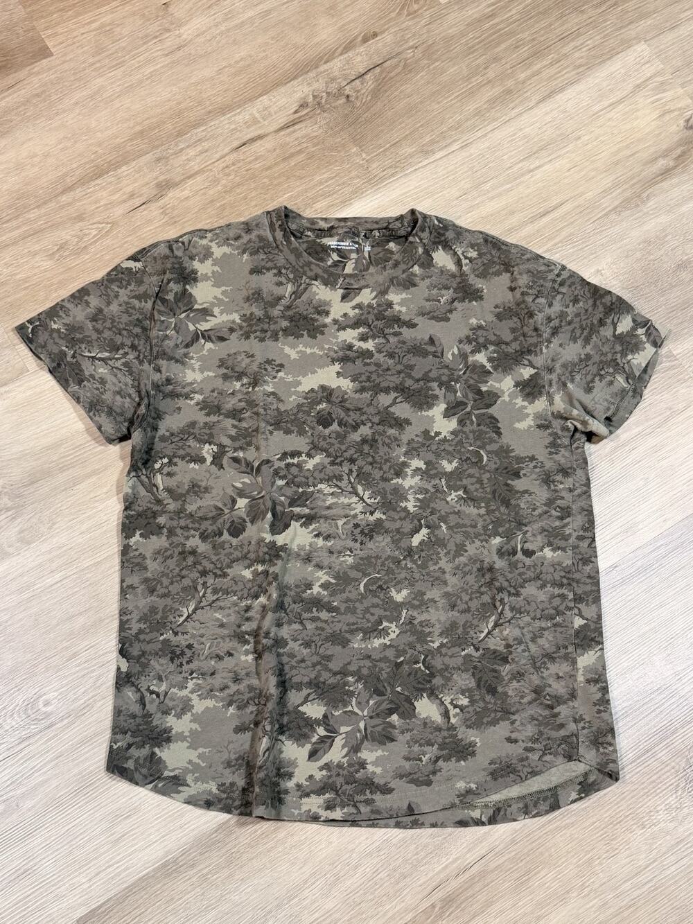 Abercrombie & Fitch Soft A&F Essential Tee Mens L Green Camo Print Crew Neck